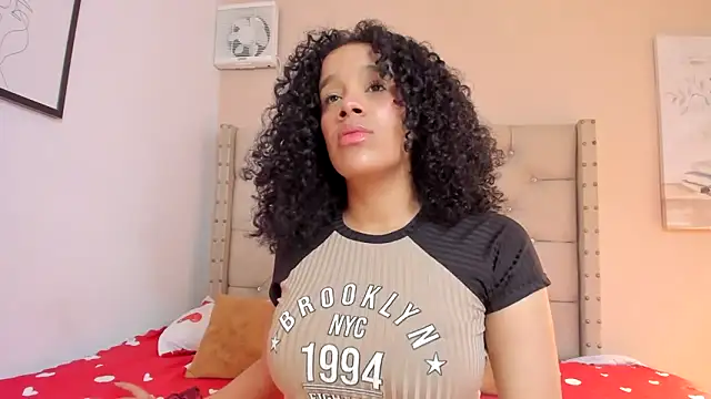 vanesasexyhot21 online show from 7, 4, 2026