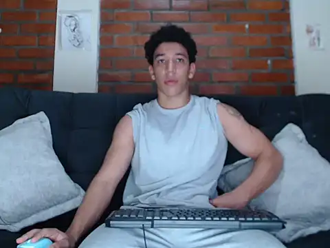 Snapshot of ethan_noir chatting on 14, 12, 2024 ethan noir online show from 14, 12, 2024