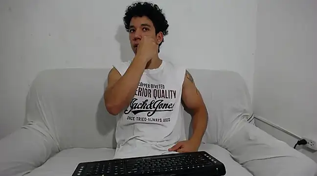 Snapshot of ethan_noir chatting on 16, 2, 2025 ethan noir online show from 16, 2, 2025