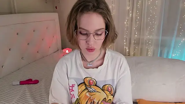 Natural pussy online show from 20, 2, 2025