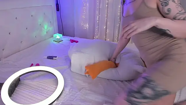 Natural pussy online show from 7, 3, 2025