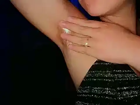 Snapshot of Adararose1 chatting on 4, 2, 2025 Adararose1 online show from 4, 2, 2025