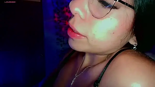 Snapshot of Adararose1 chatting on 2, 10, 2025 Adararose1 online show from 2, 10, 2025