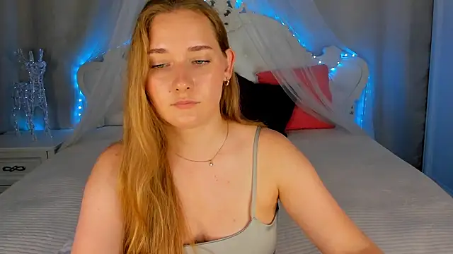 Snapshot of AlinaVice chatting on 7, 7, 2026 AlinaVice online show from 7, 7, 2026