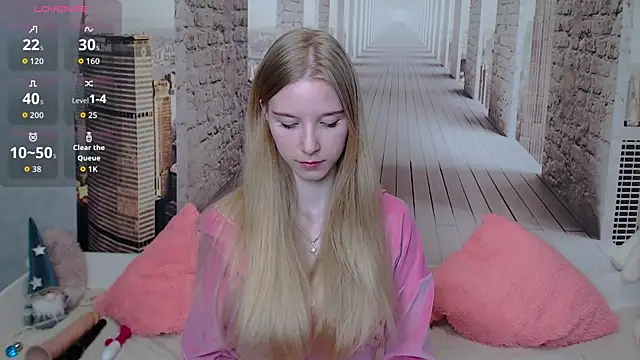 Snapshot of Cutieblondegirl chatting on 27, 3, 2026 Cutieblondegirl online show from 27, 3, 2026