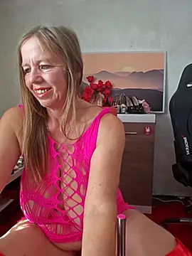 Supertitten95DD online show from 17, 9, 2025