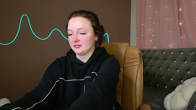 GloriNichols online show from 21, 10, 2025