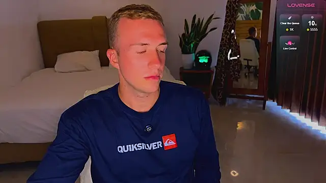 Snapshot of tommy_cumfinger chatting on 13, 11, 2025 tommy cumfinger online show from 13, 11, 2025