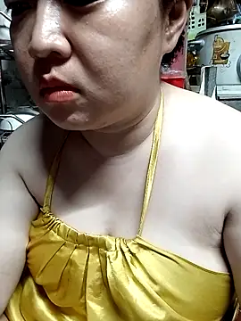 Snapshot of VyOanh2K chatting on 23, 4, 2026 VyOanh2K online show from 23, 4, 2026