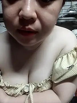 Snapshot of VyOanh2K chatting on 13, 5, 2026 VyOanh2K online show from 13, 5, 2026