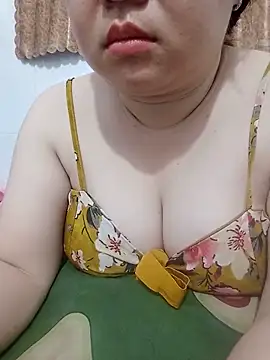 Snapshot of VyOanh2K chatting on 5, 6, 2026 VyOanh2K online show from 5, 6, 2026