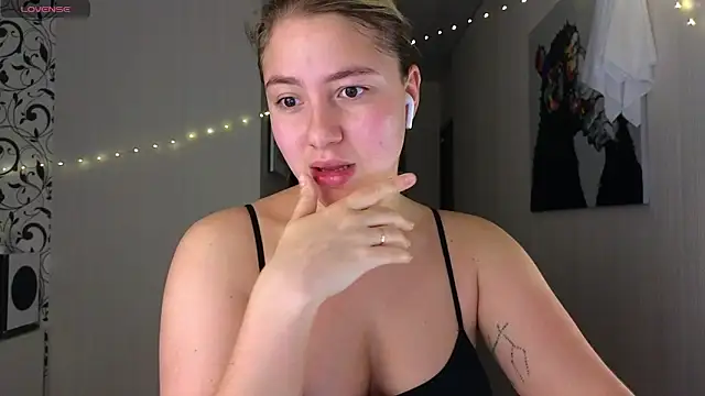 Snapshot of Yassyaaa chatting on 25, 1, 2025 Yassyaaa online show from 25, 1, 2025