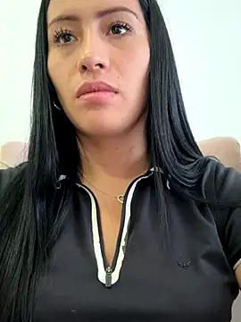 Snapshot of Sara_luna_ chatting on 1, 11, 2025 Sara luna online show from 1, 11, 2025