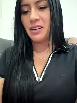 Sara luna  online show from 15, 12, 2025