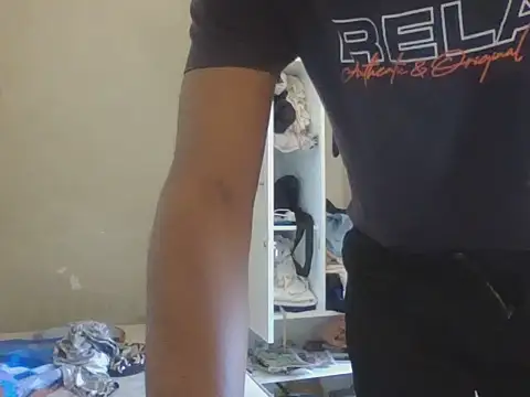 Snapshot of Thibotough chatting on 7, 11, 2025 Thibotough online show from 7, 11, 2025