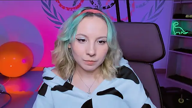 JasmineMilko online show from 4, 1, 2025