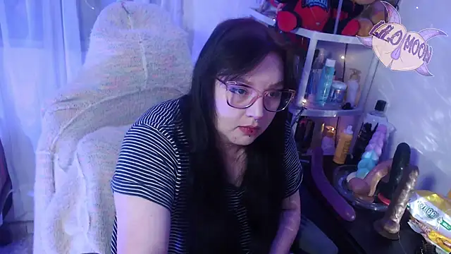 LiloMoon69 online show from 8, 3, 2025