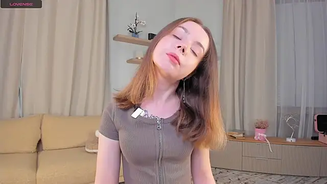 Snapshot of DominikaElis chatting on 12, 11, 2025 DominikaElis online show from 12, 11, 2025