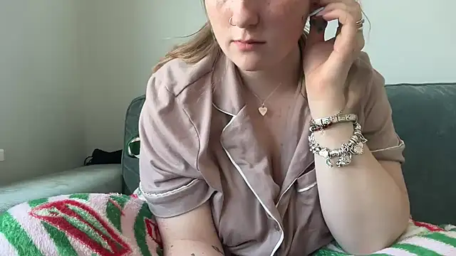Snapshot of lilsbabyxo chatting on 9, 6, 2026 lilsbabyxo online show from 9, 6, 2026