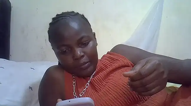 Snapshot of pretty_vivy chatting on 4, 3, 2025 pretty vivy online show from 4, 3, 2025