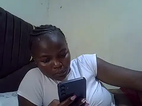 Snapshot of pretty_vivy chatting on 6, 3, 2025 pretty vivy online show from 6, 3, 2025