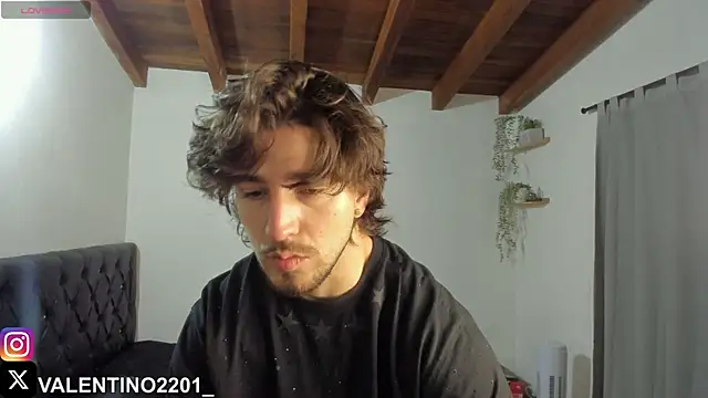 Valentino Xander online show from 26, 10, 2025