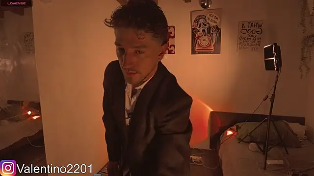 Snapshot of Valentino_Xander chatting on 5, 7, 2026 Valentino Xander online show from 5, 7, 2026