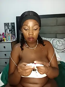 Snapshot of bigbootyboohle chatting on 4, 2, 2025 bigbootyboohle online show from 4, 2, 2025