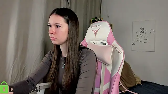 Nicole Charm online show from 23, 10, 2025