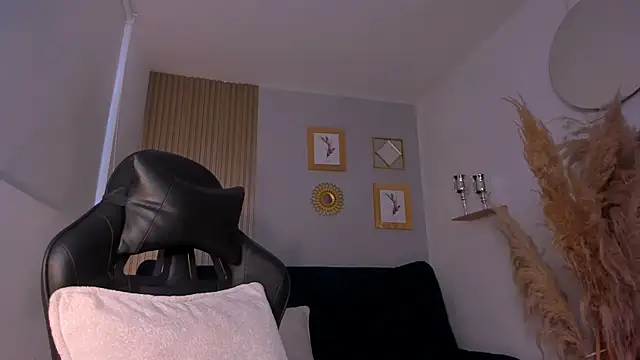 Snapshot of NatyFerrer_ chatting on 11, 10, 2025 NatyFerrer online show from 11, 10, 2025