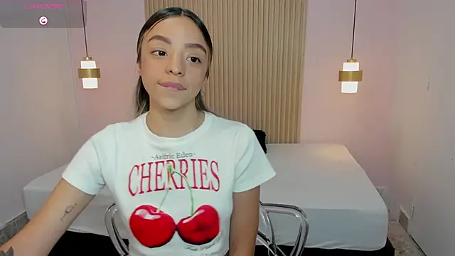 AliceRoss0 online show from 13, 4, 2026