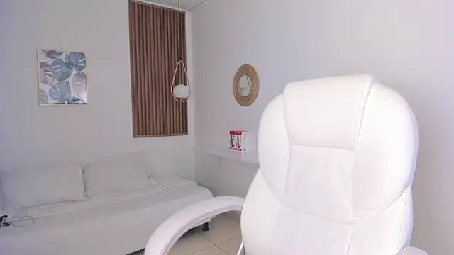 TiffanyWright online show from 14, 12, 2025