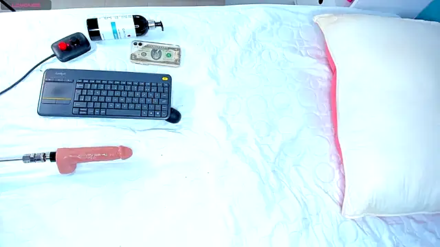 CintiaVega online show from 3, 2, 2025