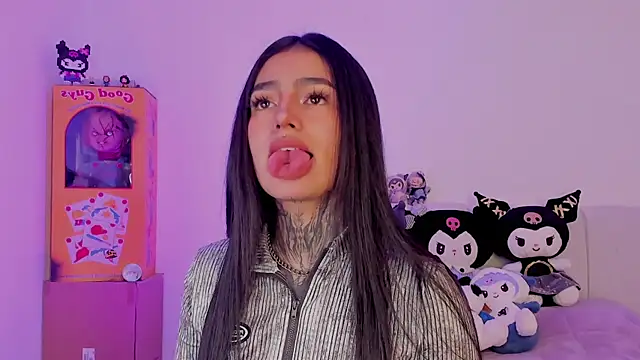 Snapshot of shadowcatt_ chatting on 24, 10, 2025 shadowcatt online show from 24, 10, 2025