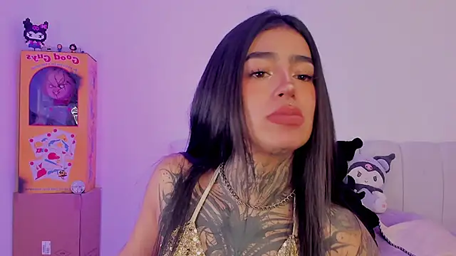 Snapshot of shadowcatt_ chatting on 28, 10, 2025 shadowcatt online show from 28, 10, 2025