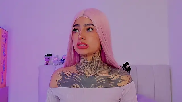 Snapshot of shadowcatt_ chatting on 2, 11, 2025 shadowcatt online show from 2, 11, 2025