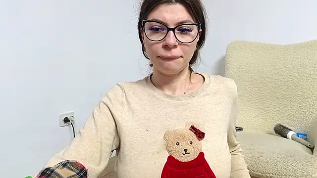 Jullyenn3 online show from 18, 1, 2025