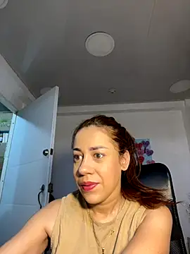 Snapshot of AnnbellaRosse chatting on 9, 9, 2025 AnnbellaRosse online show from 9, 9, 2025
