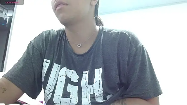 Kamilasalazar online show from 15, 9, 2025