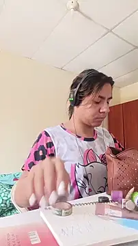 Kamilasalazar online show from 17, 11, 2025