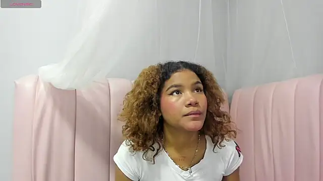 Snapshot of Isabellsmmith chatting on 26, 1, 2025 Isabellsmmith online show from 26, 1, 2025
