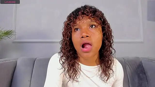 Snapshot of Isabellsmmith chatting on 27, 2, 2025 Isabellsmmith online show from 27, 2, 2025