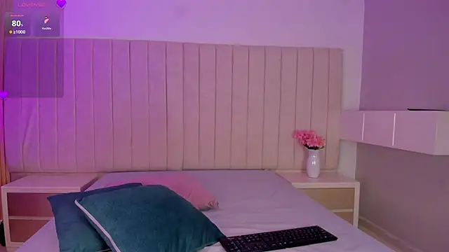 Littleolivia  online show from 27, 2, 2026