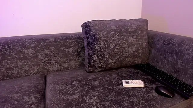 Littleolivia  online show from 29, 3, 2026