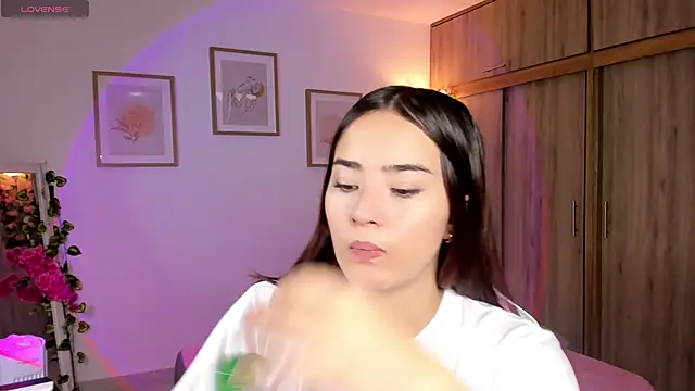 Snapshot of Veronica_isaza__ chatting on 25, 9, 2025 Veronica isaza online show from 25, 9, 2025