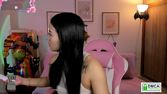 Snapshot of Veronica_isaza__ chatting on 7, 10, 2025 Veronica isaza online show from 7, 10, 2025