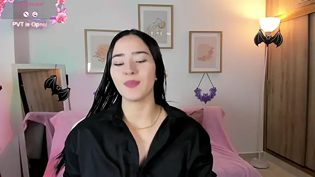 Snapshot of Veronica_isaza__ chatting on 15, 10, 2025 Veronica isaza online show from 15, 10, 2025