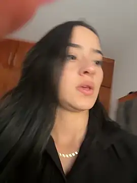 Snapshot of Veronica_isaza__ chatting on 17, 10, 2025 Veronica isaza online show from 17, 10, 2025