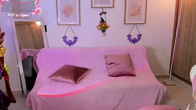 Snapshot of Veronica_isaza__ chatting on 22, 10, 2025 Veronica isaza online show from 22, 10, 2025