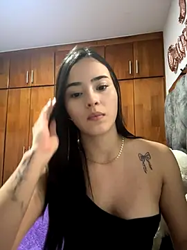 Snapshot of Veronica_isaza__ chatting on 15, 11, 2025 Veronica isaza online show from 15, 11, 2025